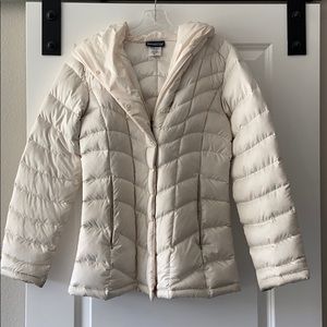 Patagonia - Fitted Puffer (Cream)